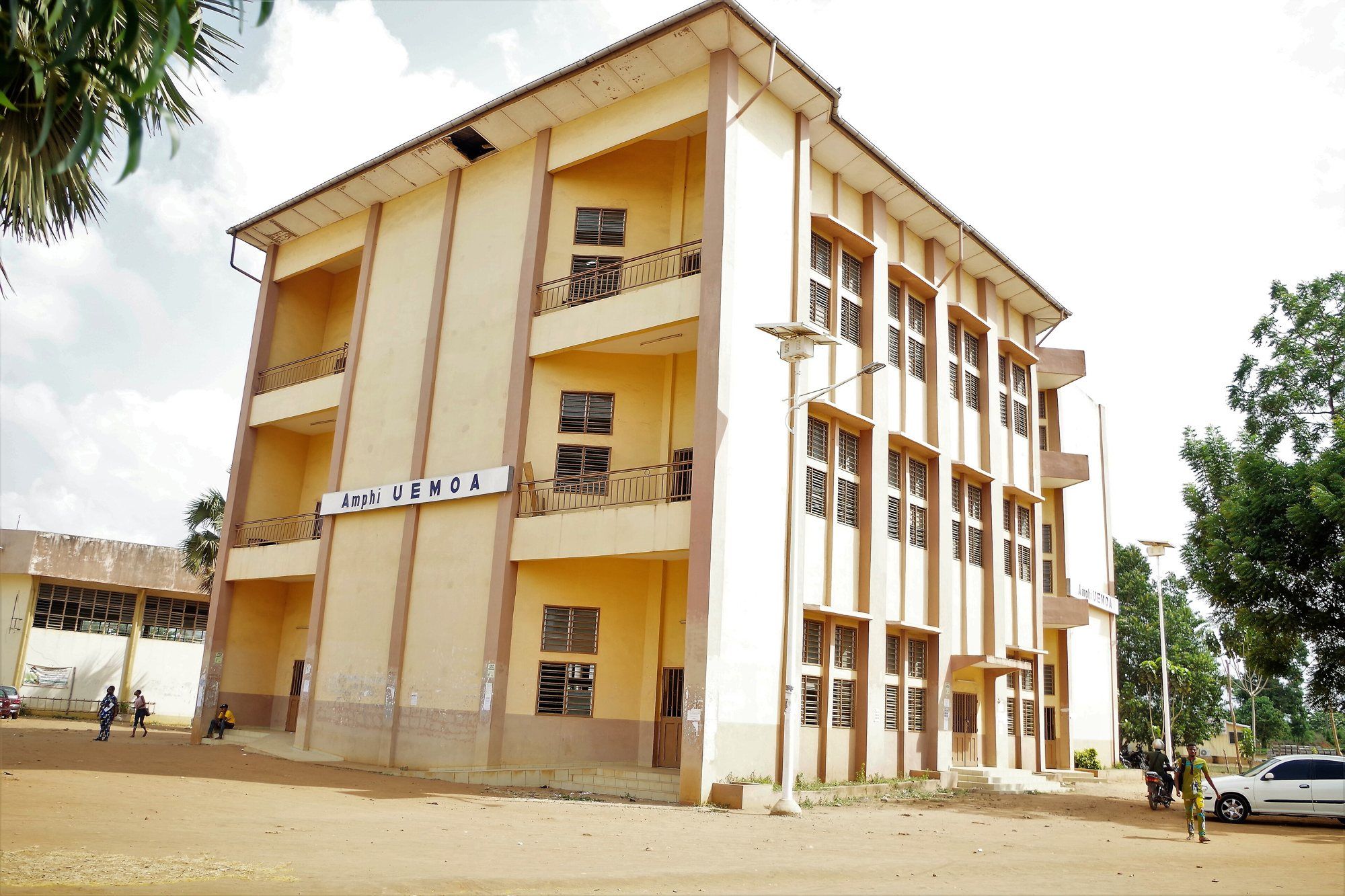 L’amphithéâtre UEMOA sur le campus de l’Université d’Abomey-Calavi.